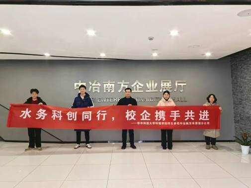 建筑上挂着商铺的招牌 AI 生成的内容可能不正确。