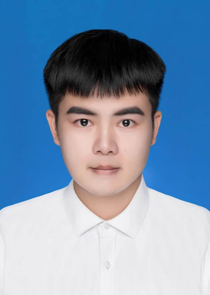 穿着衬衫的男孩 AI 生成的内容可能不正确。