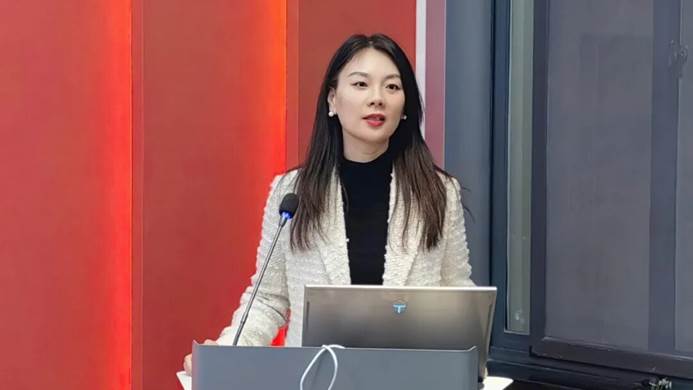 图形用户界面, 应用程序, Teams AI 生成的内容可能不正确。